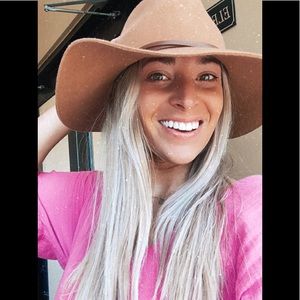 Meet your Posher, Taylor